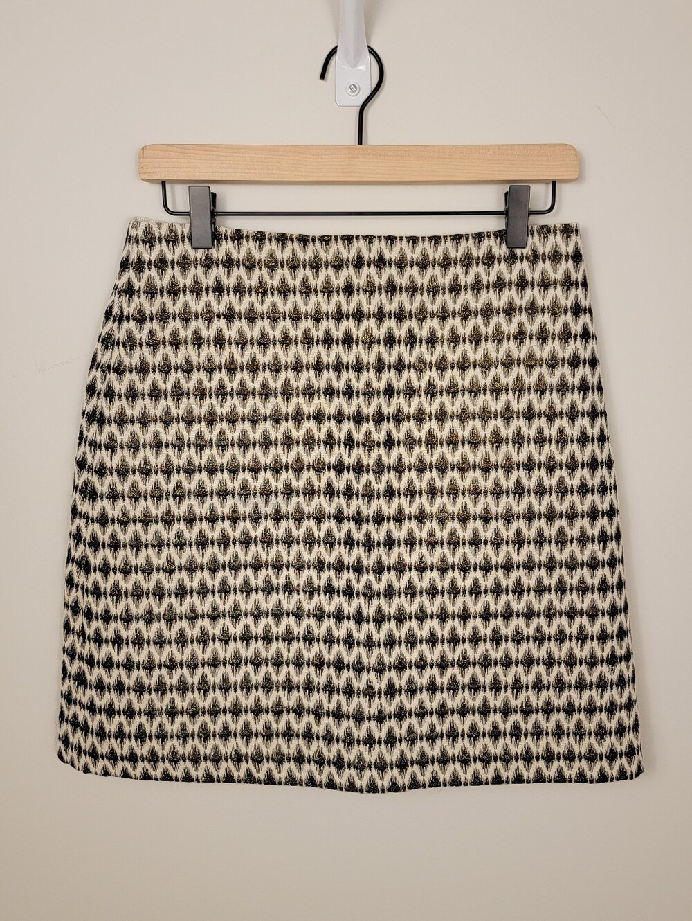 LOFT Metallic Gold Diamond Jacquard Mini Skirt Women's Size 4